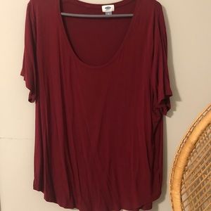 Old navy maroon t shirt